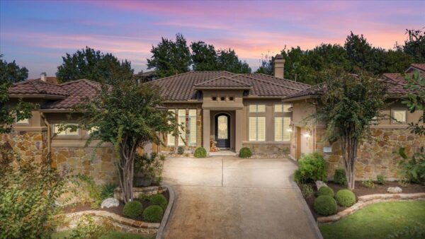 206 Jack Nicklaus Dr, Lakeway