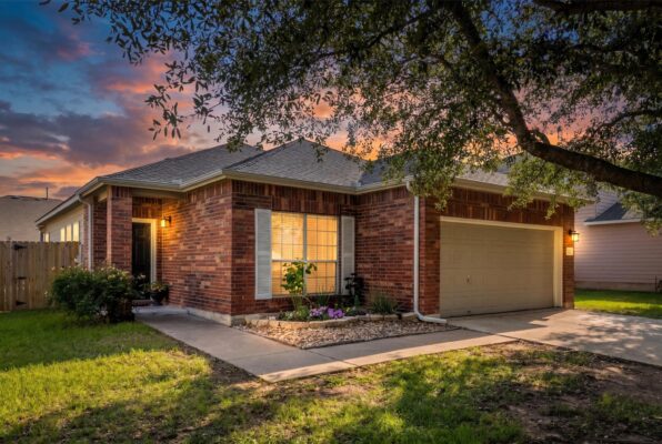 1015 Hondo Ln, Hutto
