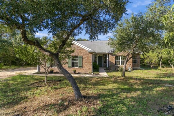 205 Homestead Rd, Kyle