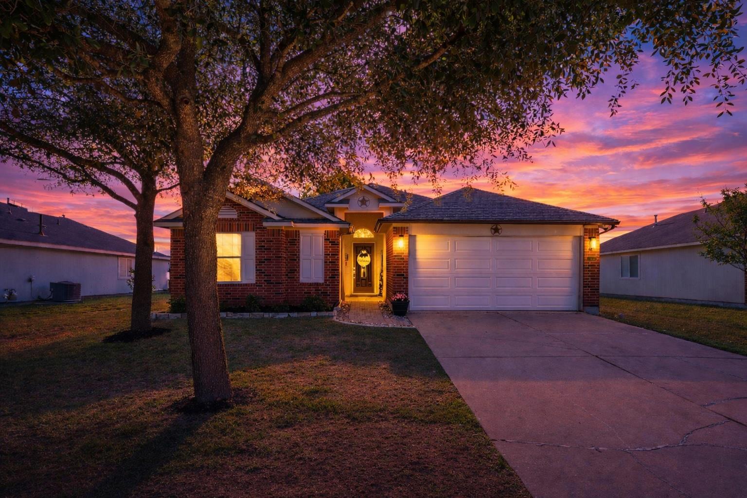303 McCoy Ln, Hutto, TX 78634