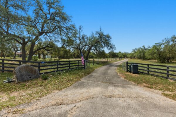 600 Misti Ln, Driftwood