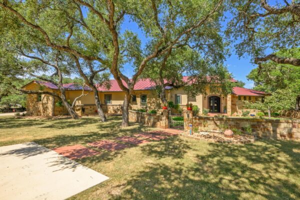 1273 Ranchers Club Ln, Driftwood
