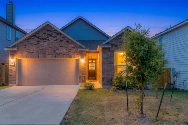 105 Colonel McNally Loop, Jarrell