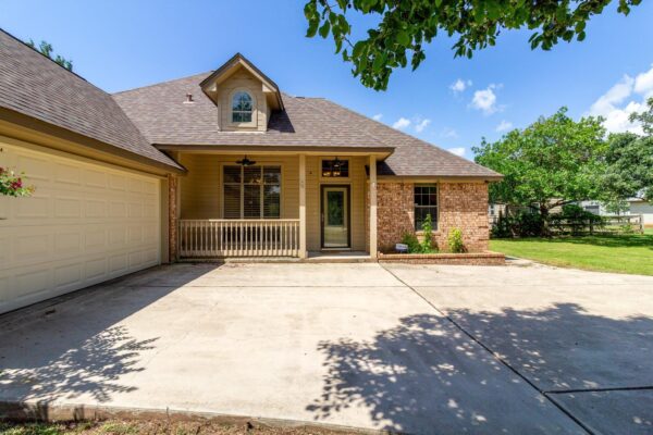53 Tinas Trl, Martindale