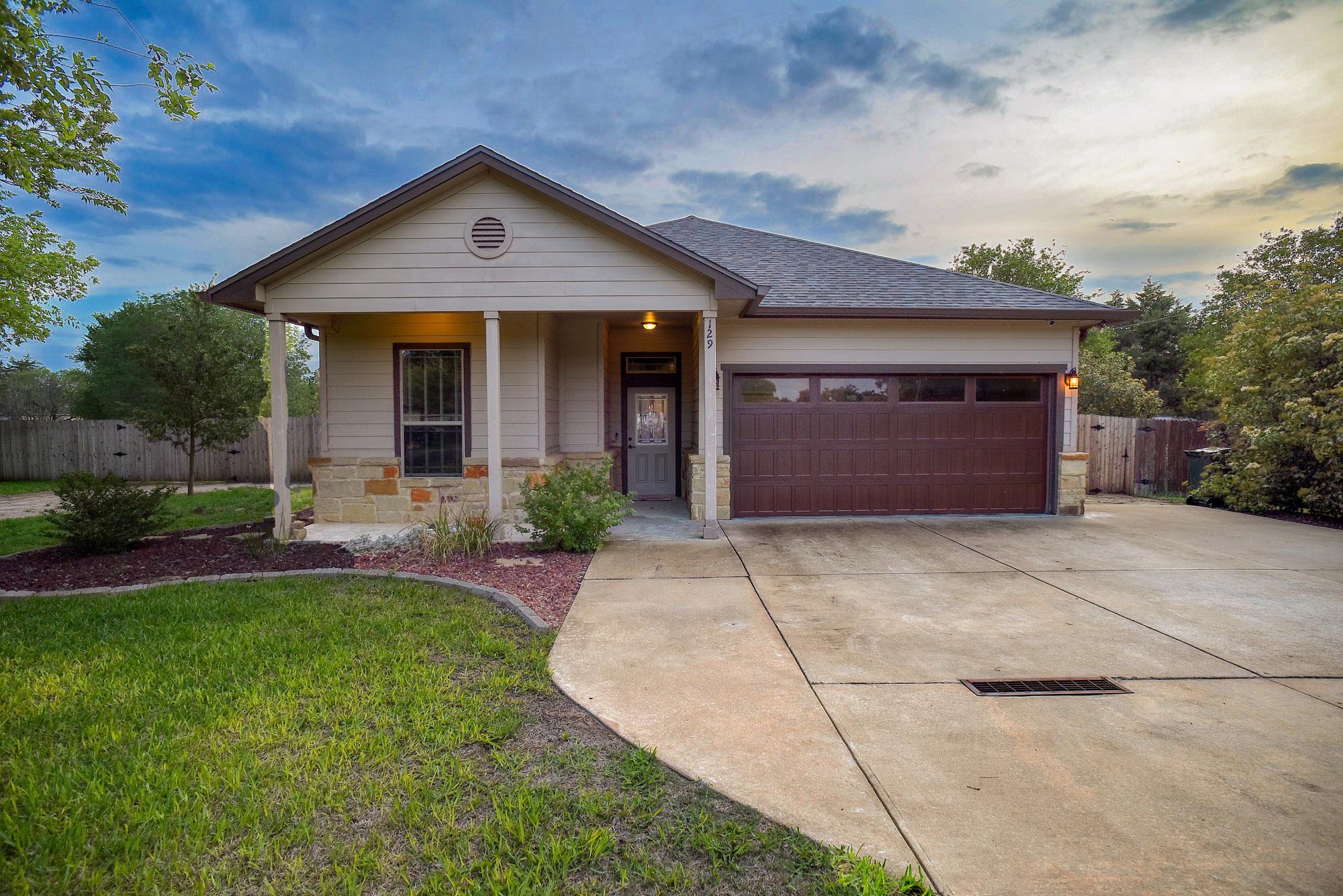 129 Haliimaile Ln, Bastrop, TX 78602