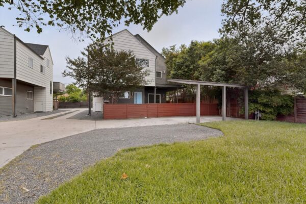 400 W 51st St #A, Austin
