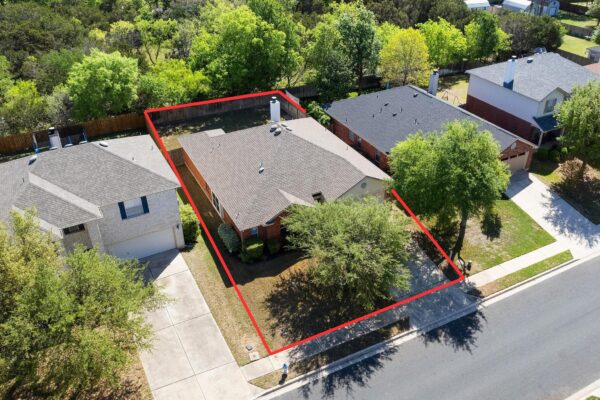 429 Falcon Ln, Leander