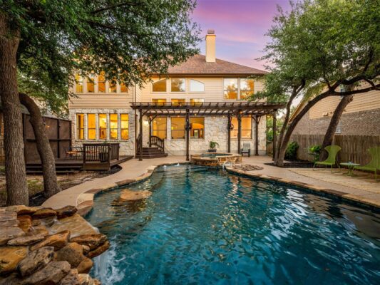 2709 Deep River Cir, Round Rock