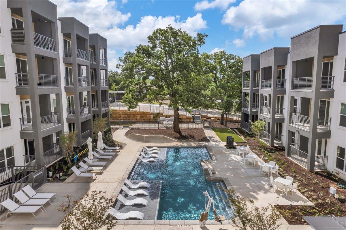 4801 Springdale Rd #1402, Austin, TX 78723