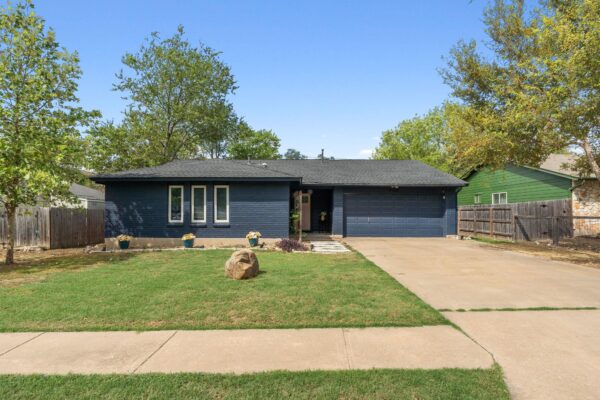 9104 Texas Oaks Dr, Austin
