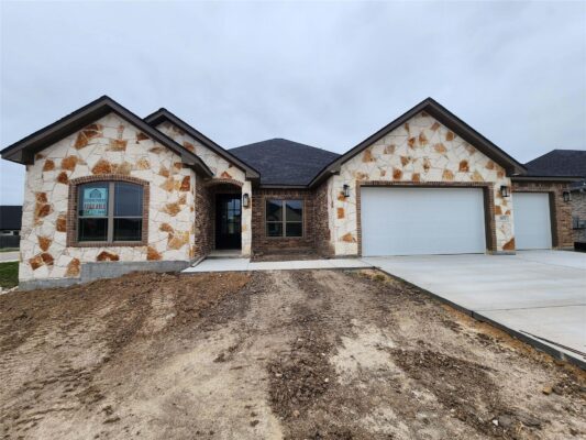 801 Golden Eagle Cv, Salado