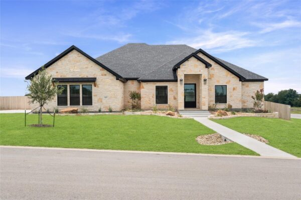 302 Rodeo Rd, Salado