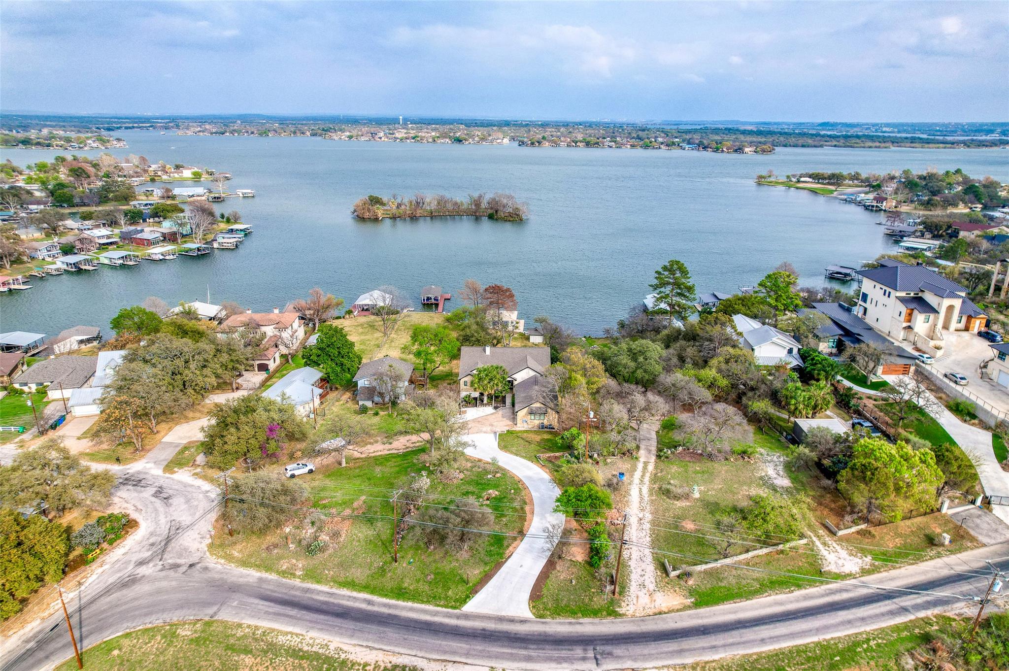 103 Sandy Mountain Dr, Sunrise Beach, TX 78643