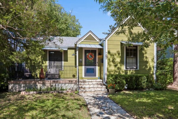 702 E 45th 1/2 St, Austin