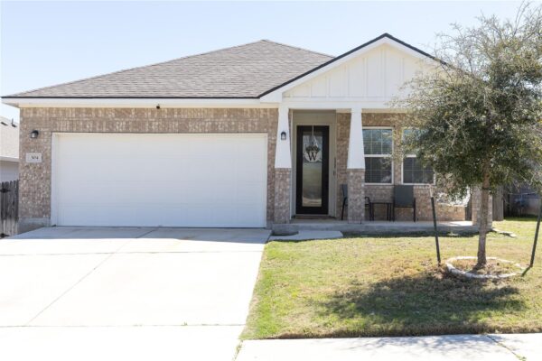 304 Winding Hollow Ln, Georgetown