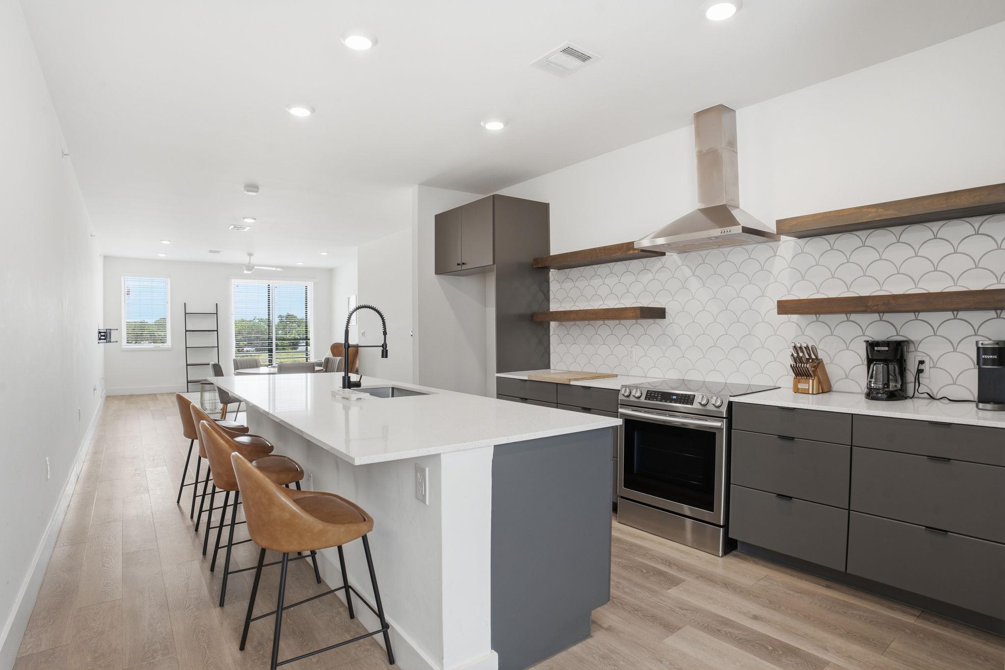 2709 E 5th St #1306, Austin, TX 78702