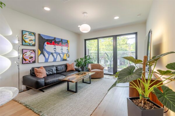 2209 S 1st St #220, Austin