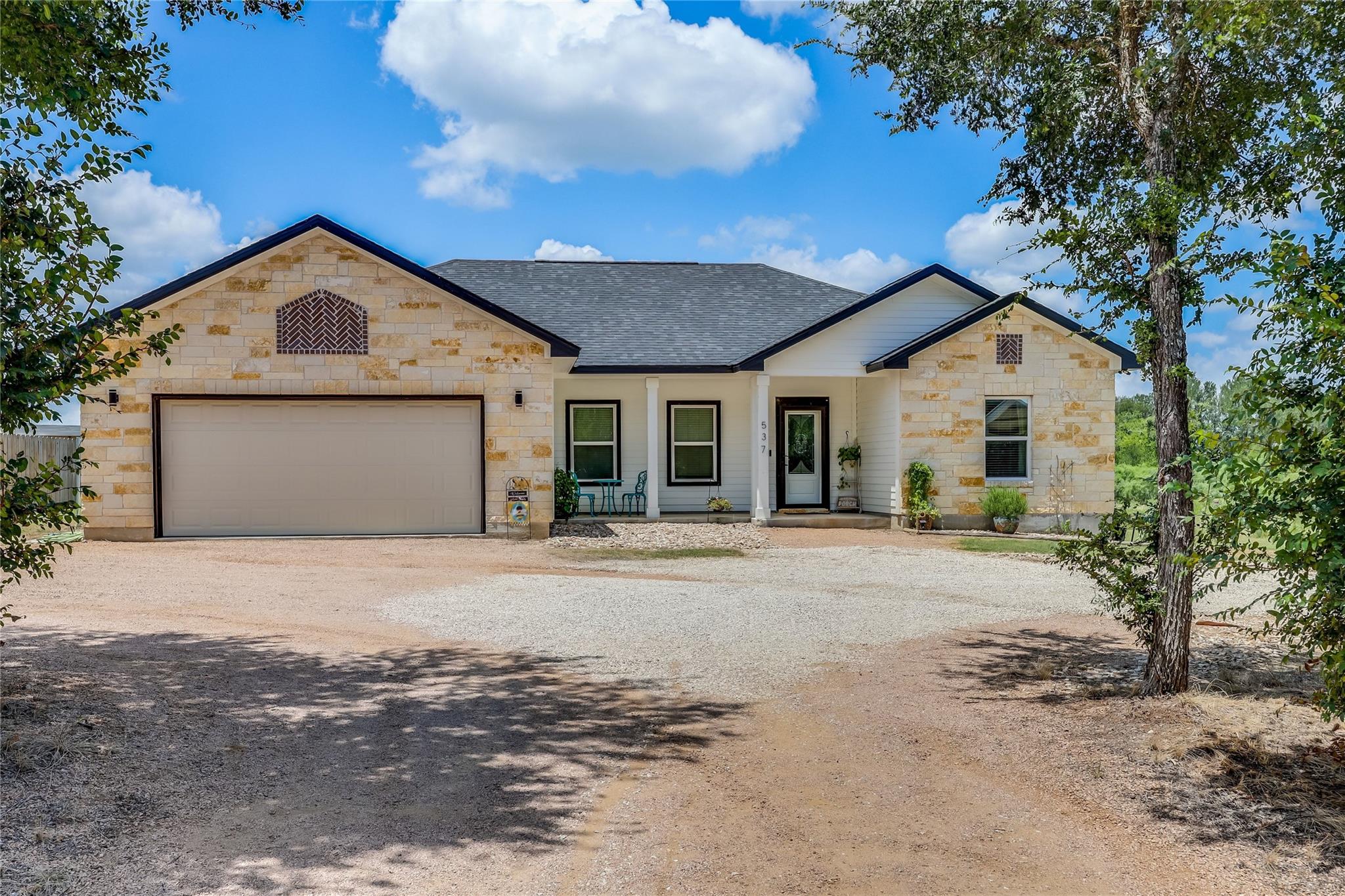 537 Lower Elgin Rd, Elgin, TX 78621