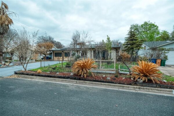 2704 Clarkdale Ln, Austin