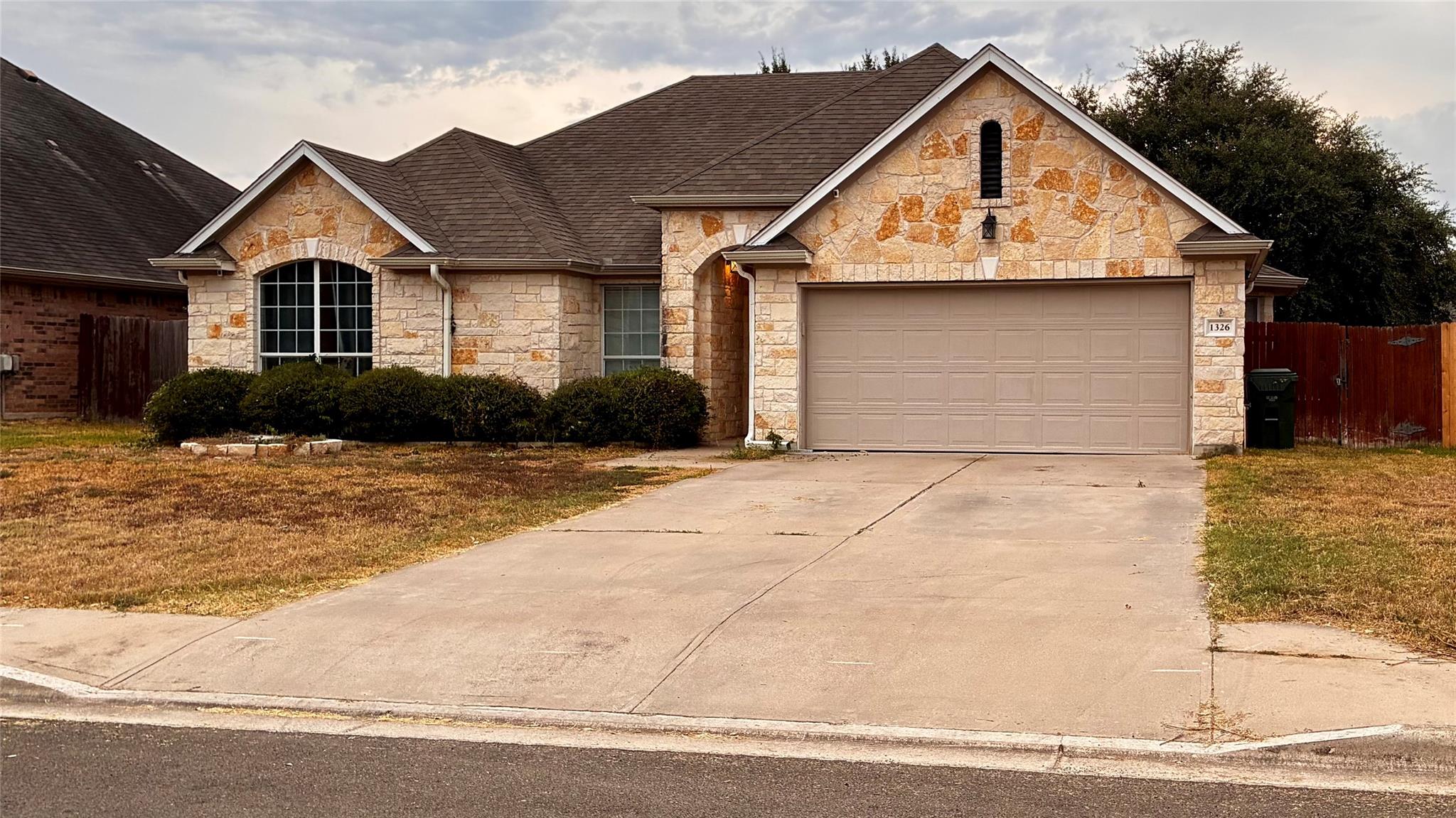 1326 Star Mdw, Kyle, TX 78640