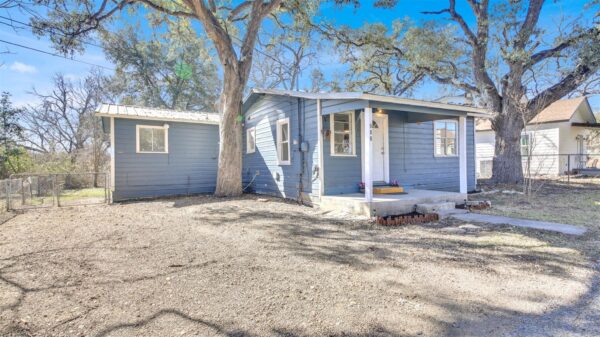 908 Tank St, Lockhart