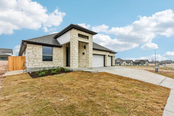 581 Treadwell Ln, Kyle
