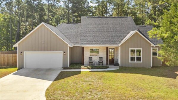 133 Lake Point Way, Bastrop