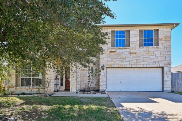 653 Dark Horse Ln, Buda