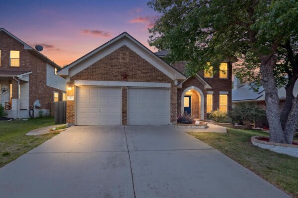 609 Alta Vista Dr, Leander