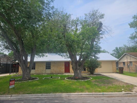 1401 Trinity St, Lockhart