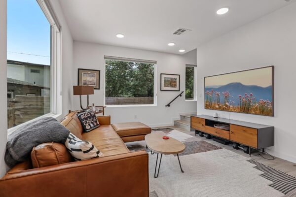 1406 Camelot Cir #2, Austin