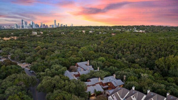 1615 Spyglass Dr #1, Austin