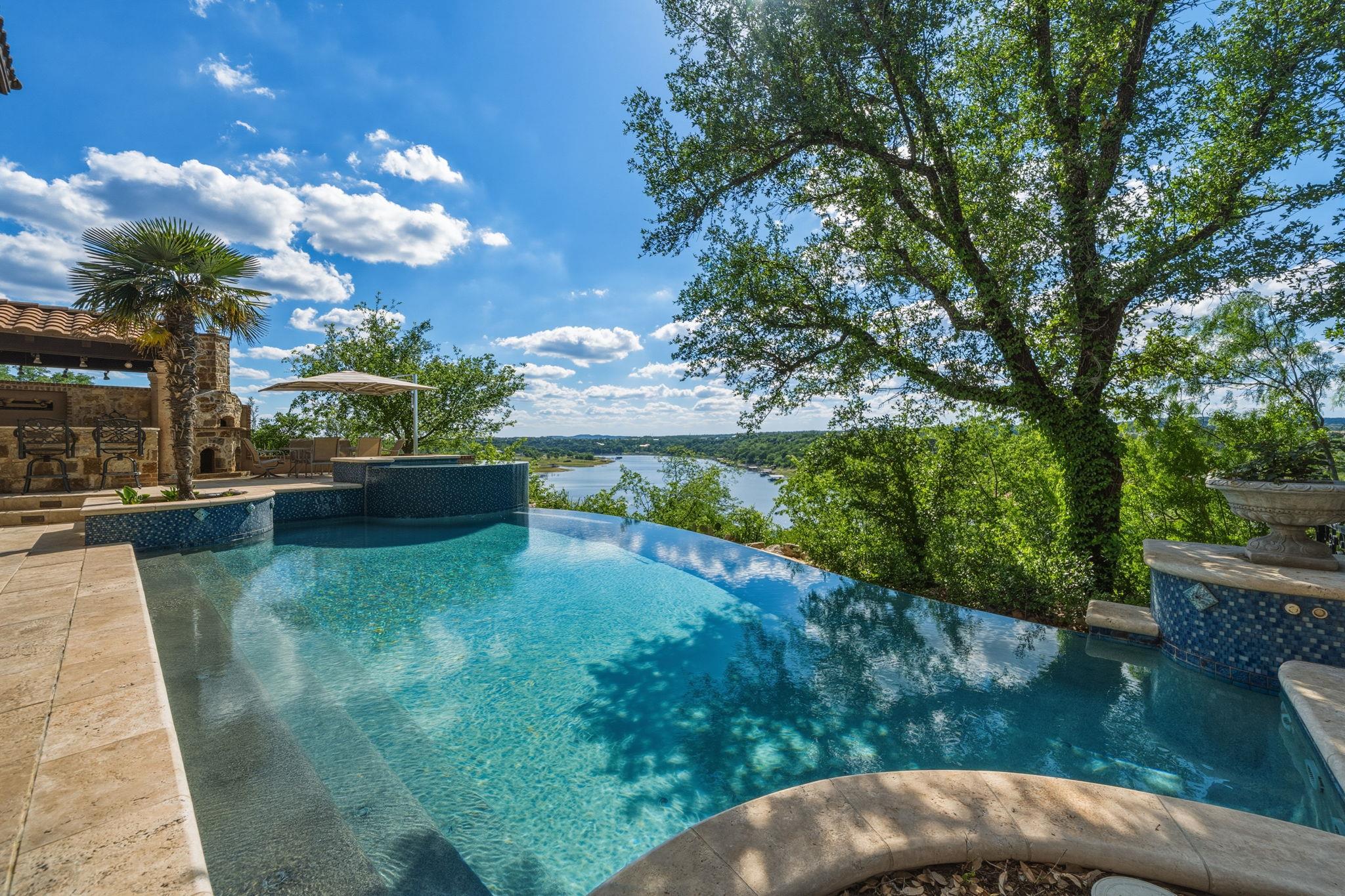 25110 River Rd, Spicewood