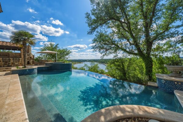 25110 River Rd, Spicewood