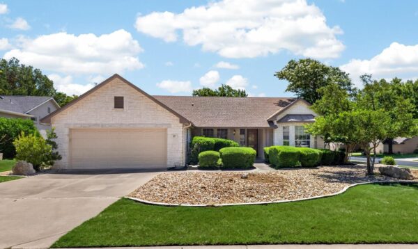 201 Whispering Wind Dr, Georgetown