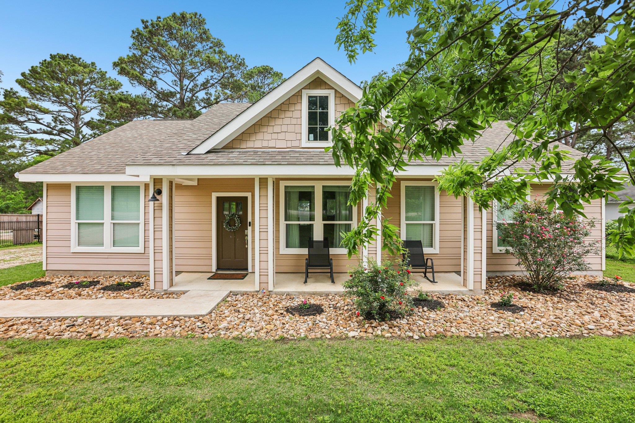112 Twin Lakes Ln, Bastrop, TX 78602