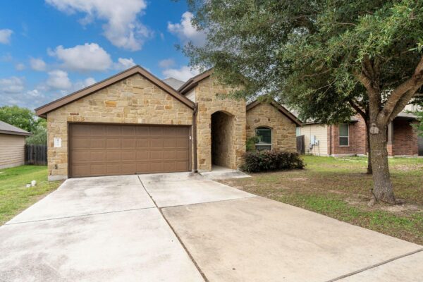 499 Eagle Brook Ln, Buda