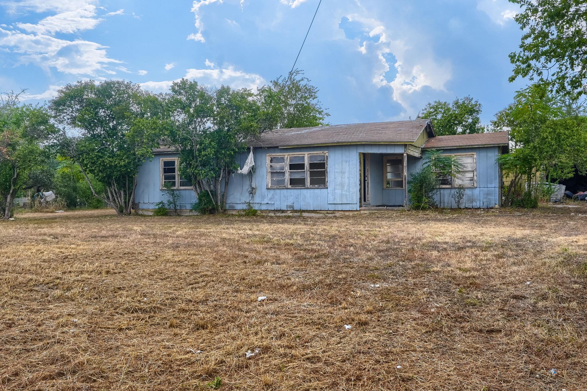 2212 Hunter Rd, San Marcos, TX 78666