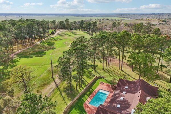 546 McAllister Rd, Bastrop