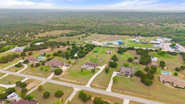 432 Chama Trce, Dripping Springs