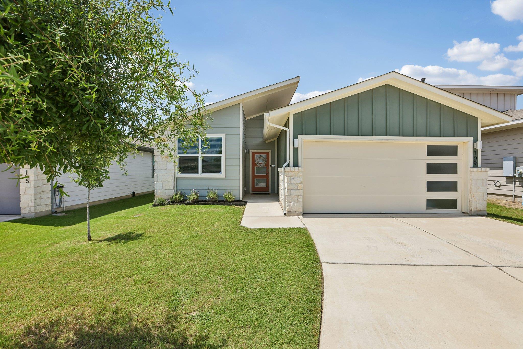109 Filifera Ct, Leander, TX 78641