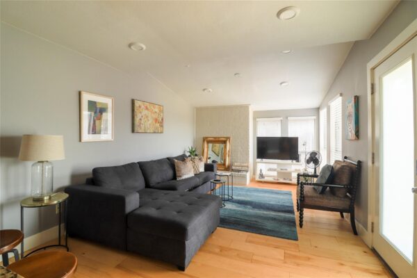 909 Reinli St #221, Austin