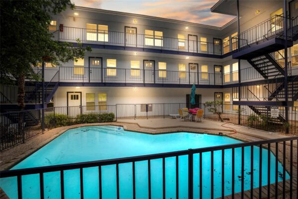 923 E 41st St #101, Austin