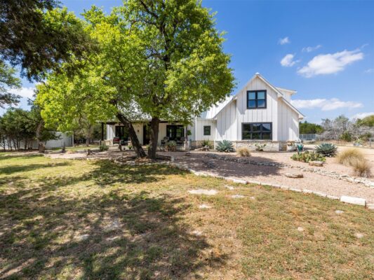 933 Beauchamp Rd, Dripping Springs