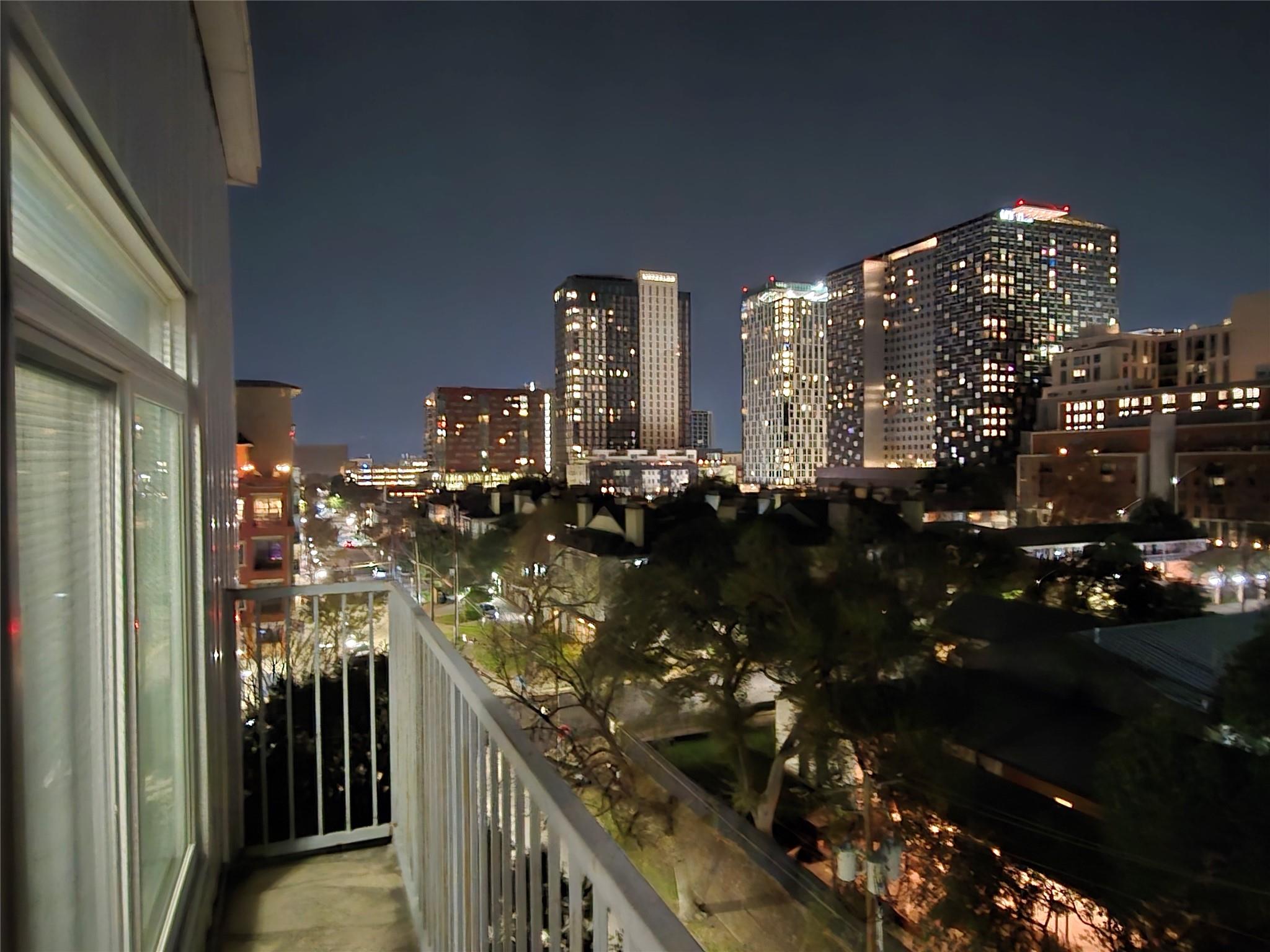 910 W 25th St #607, Austin, TX 78705