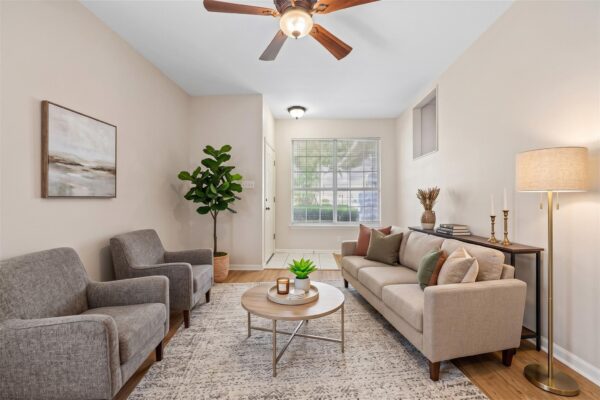2409B Curry Loop None, Round Rock