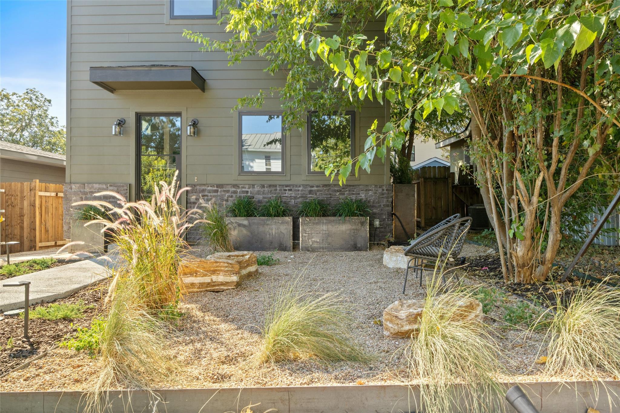 2305 E 21st St #2, Austin, TX 78722