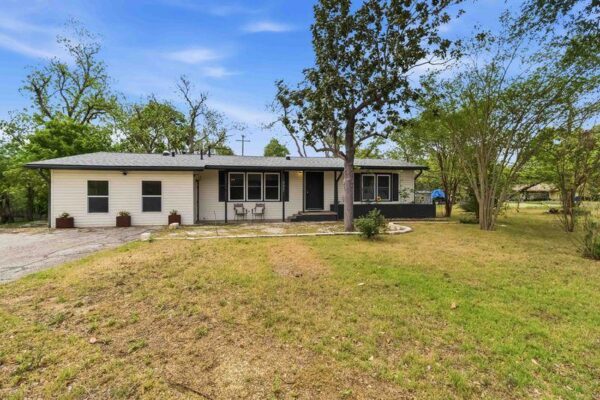 605 W 11th St, Elgin