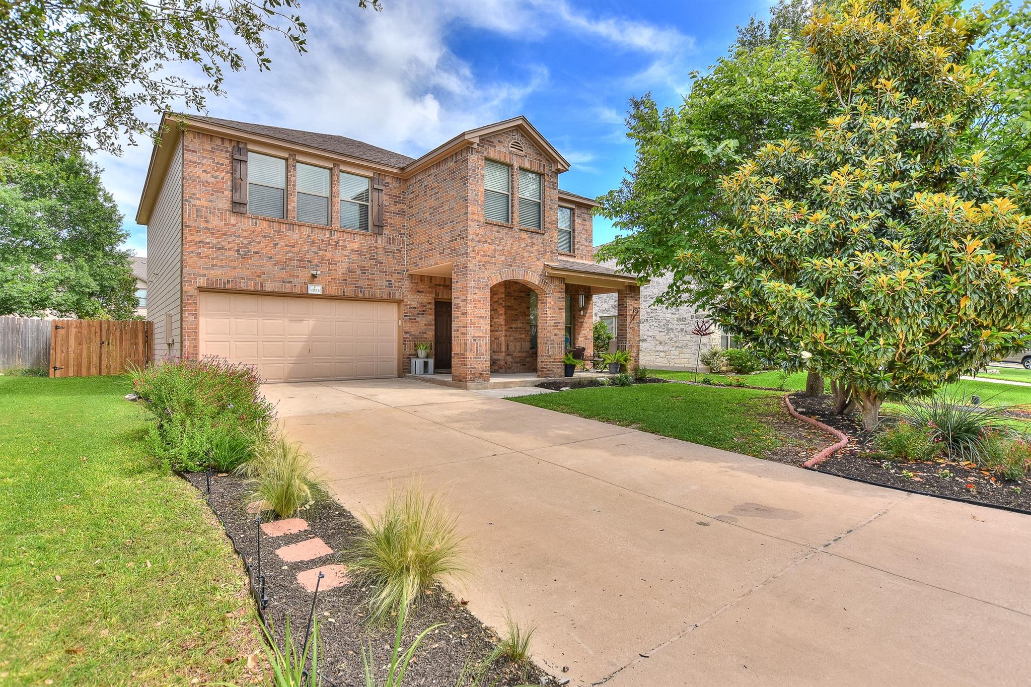 4913 Woodstock Dr, Georgetown, TX 78633