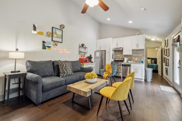 1139 1/2 Poquito St #3, Austin